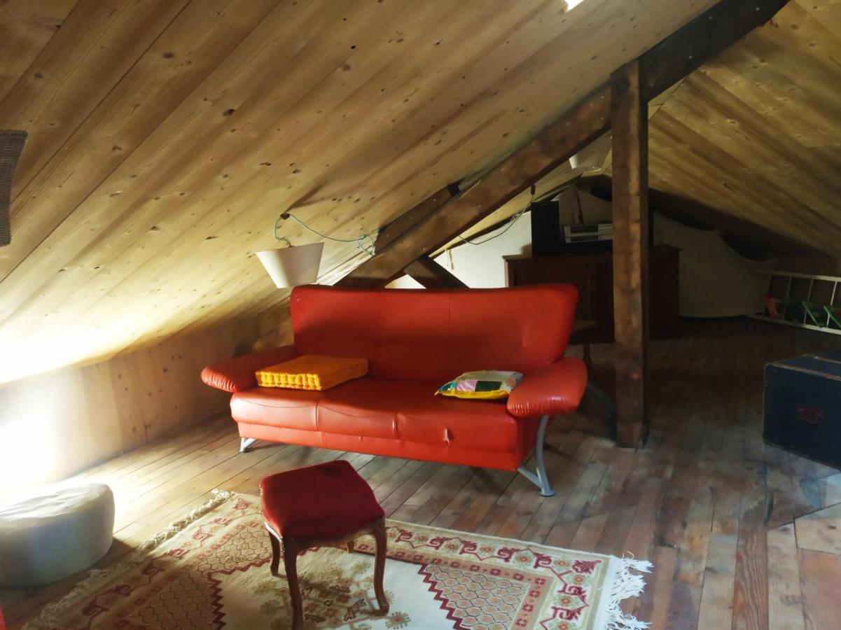 La Maison Rouge - Backpacker Hostel Saint-Etienne  Exterior photo
